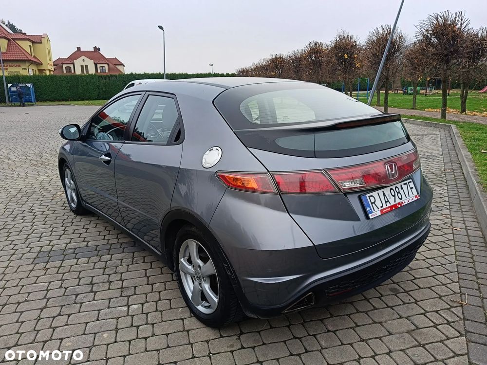 Honda Civic 1.8 Executive - 5