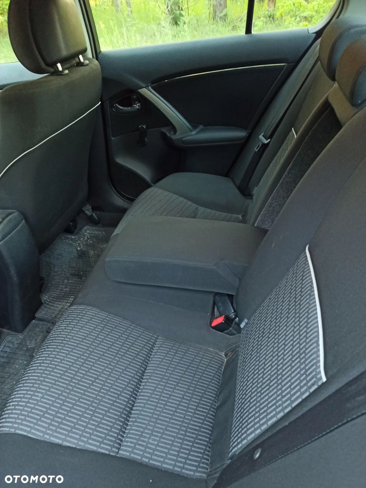 Toyota Avensis 1.8 Active - 7