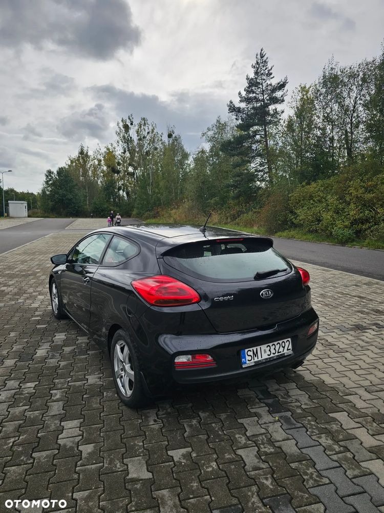 Kia Ceed - 8