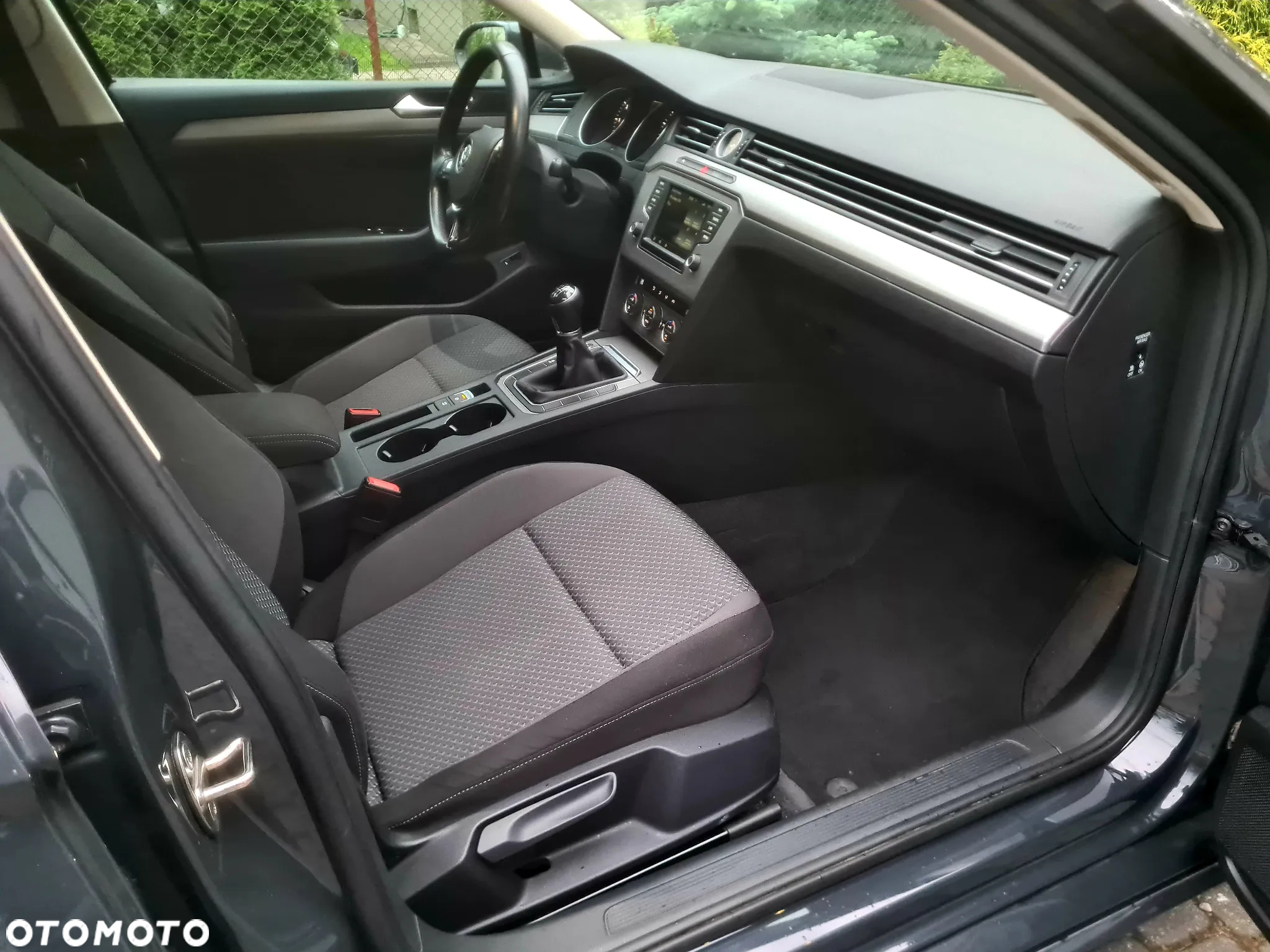 Volkswagen Passat 1.6 TDI BMT Trendline - 22