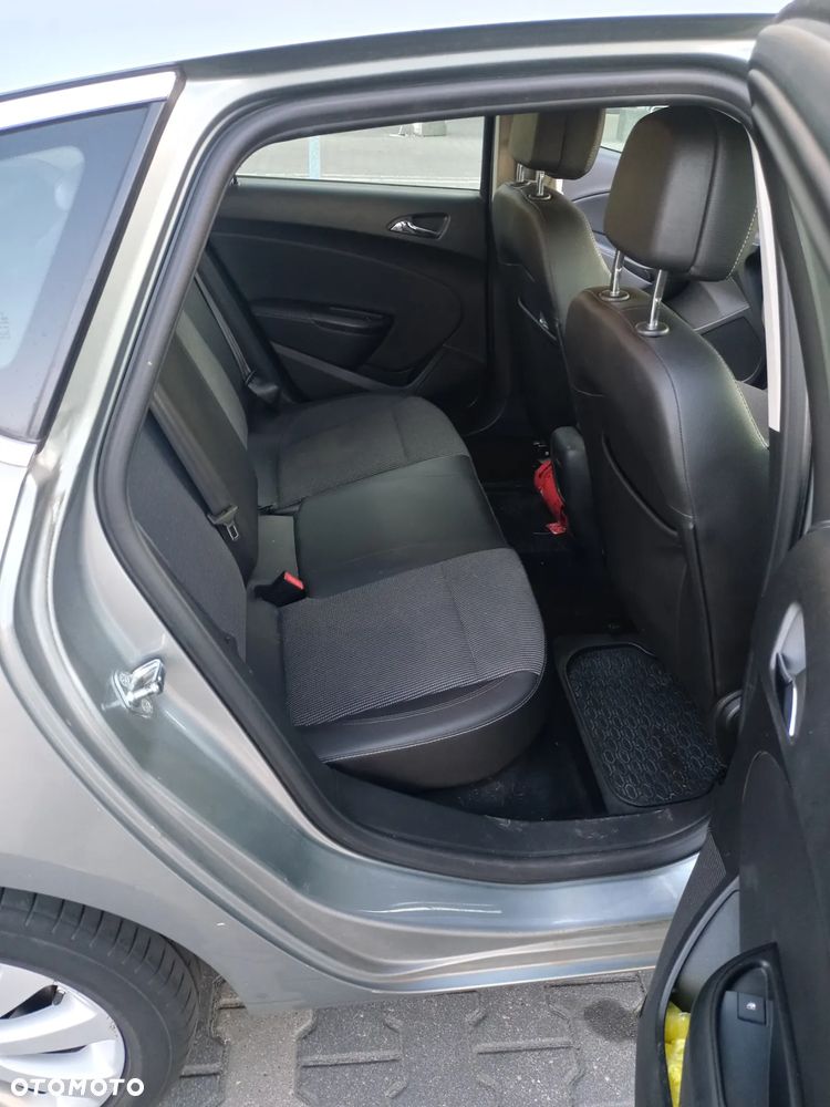 Opel Astra 1.4 T Cosmo - 9