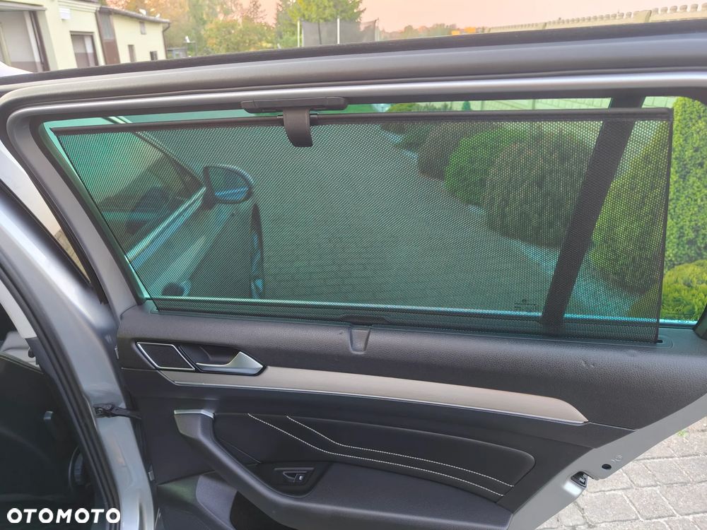 Volkswagen Passat Variant 2.0 TDI SCR DSG 4Motion Elegance - 22