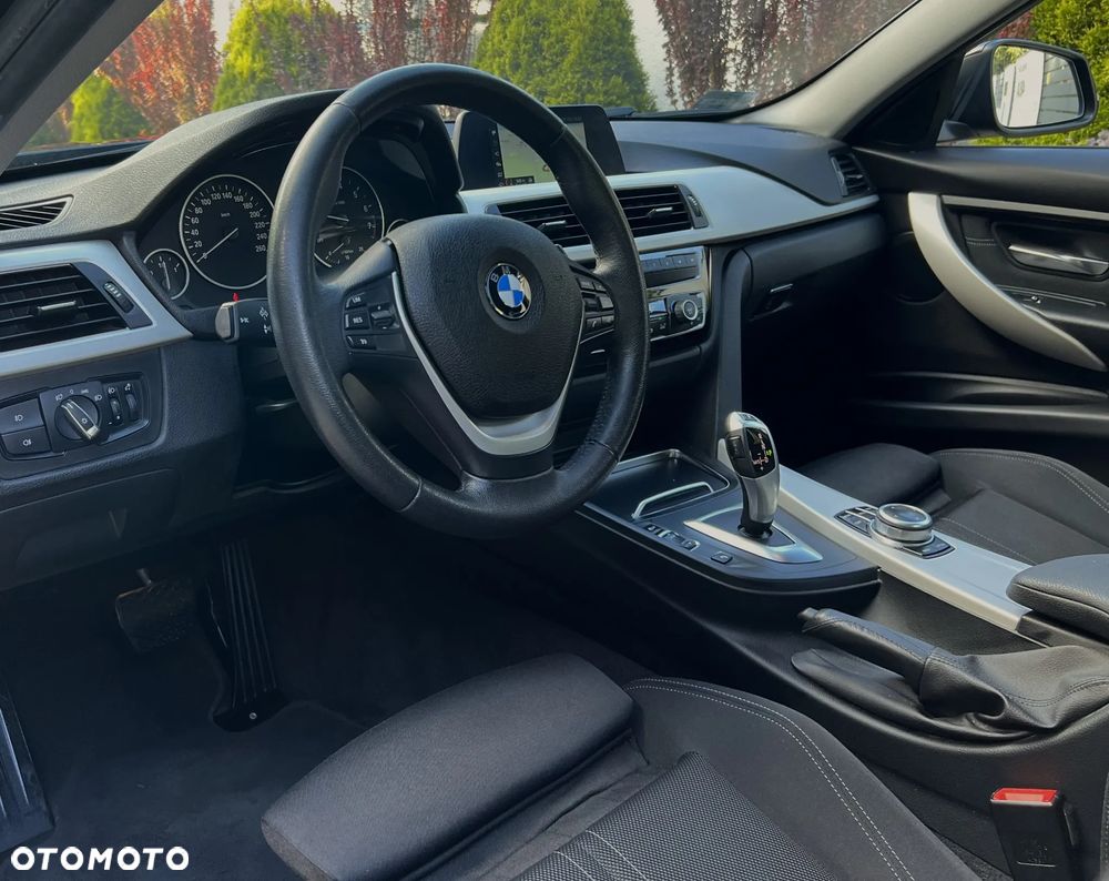 BMW Seria 3 318i Sport Line - 11