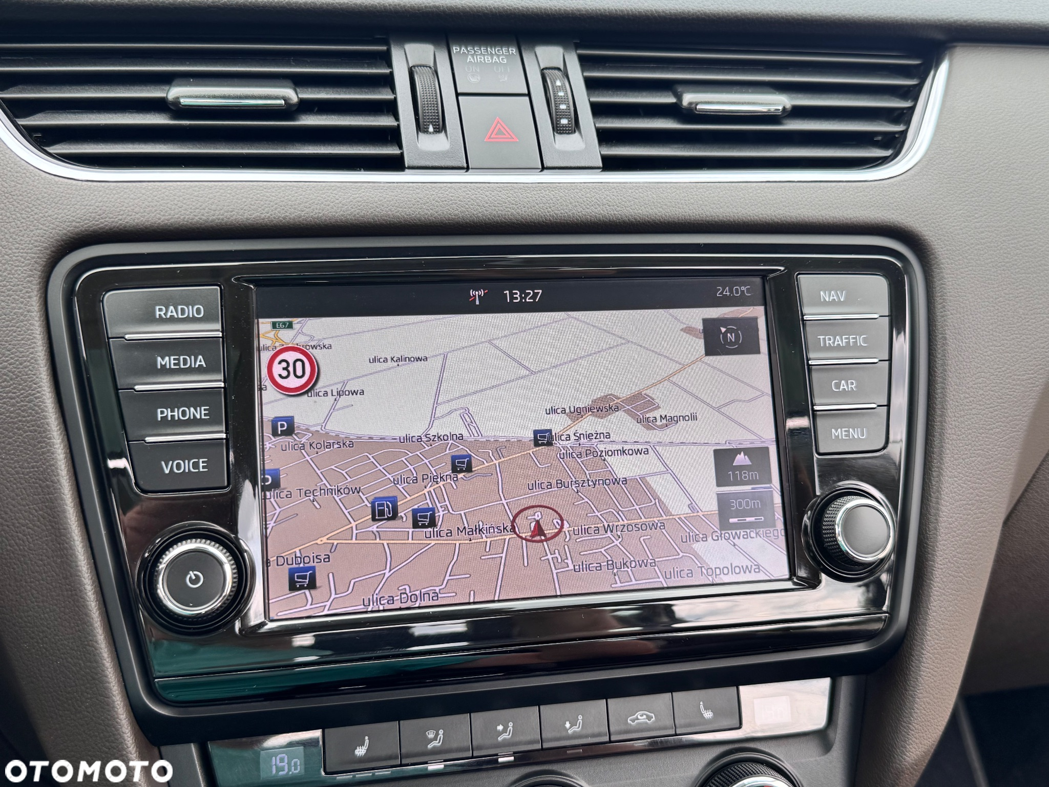 Skoda Octavia 1.8 TSI DSG L&K - 27