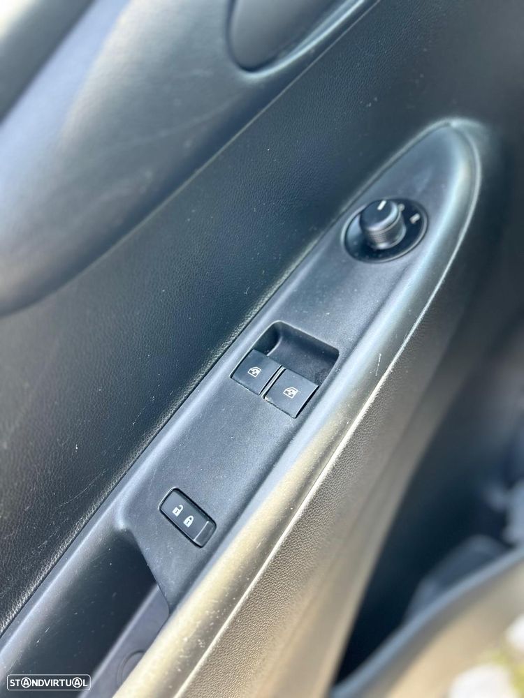 Opel Karl 1.0 ECOTEC S&S 120 Anos - 32