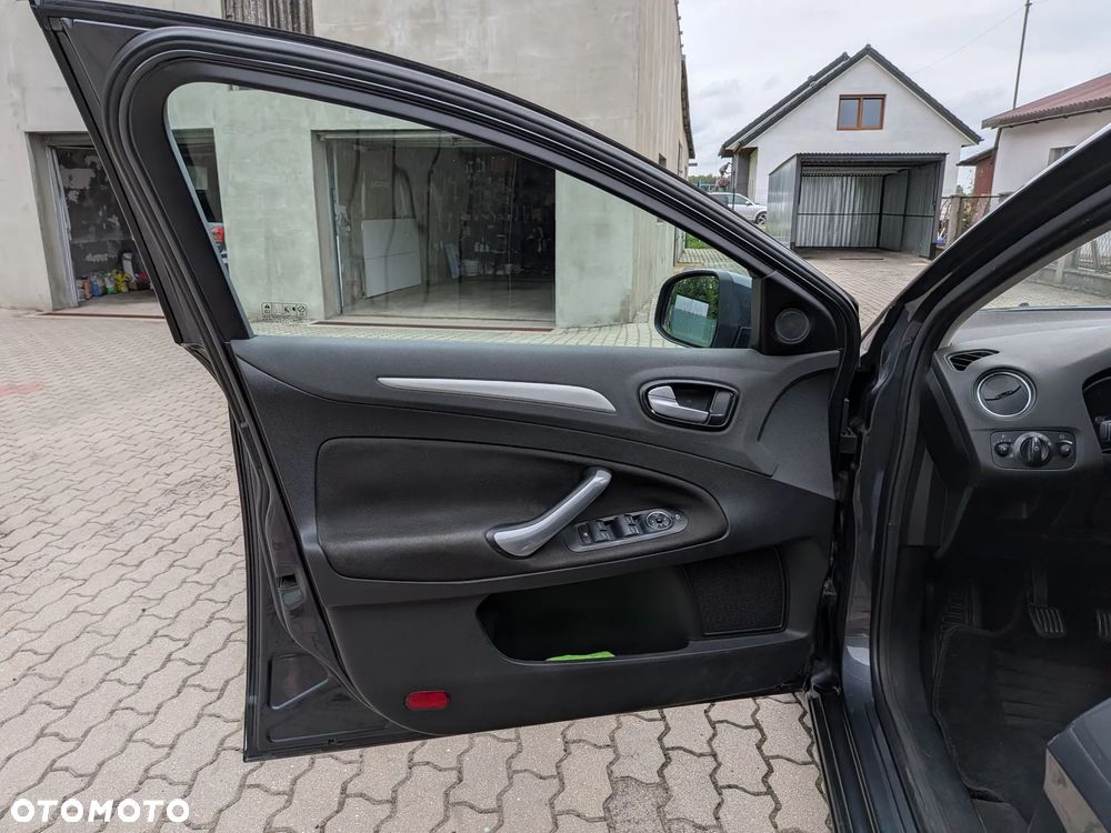 Ford Mondeo 1.8 TDCi Trend - 9