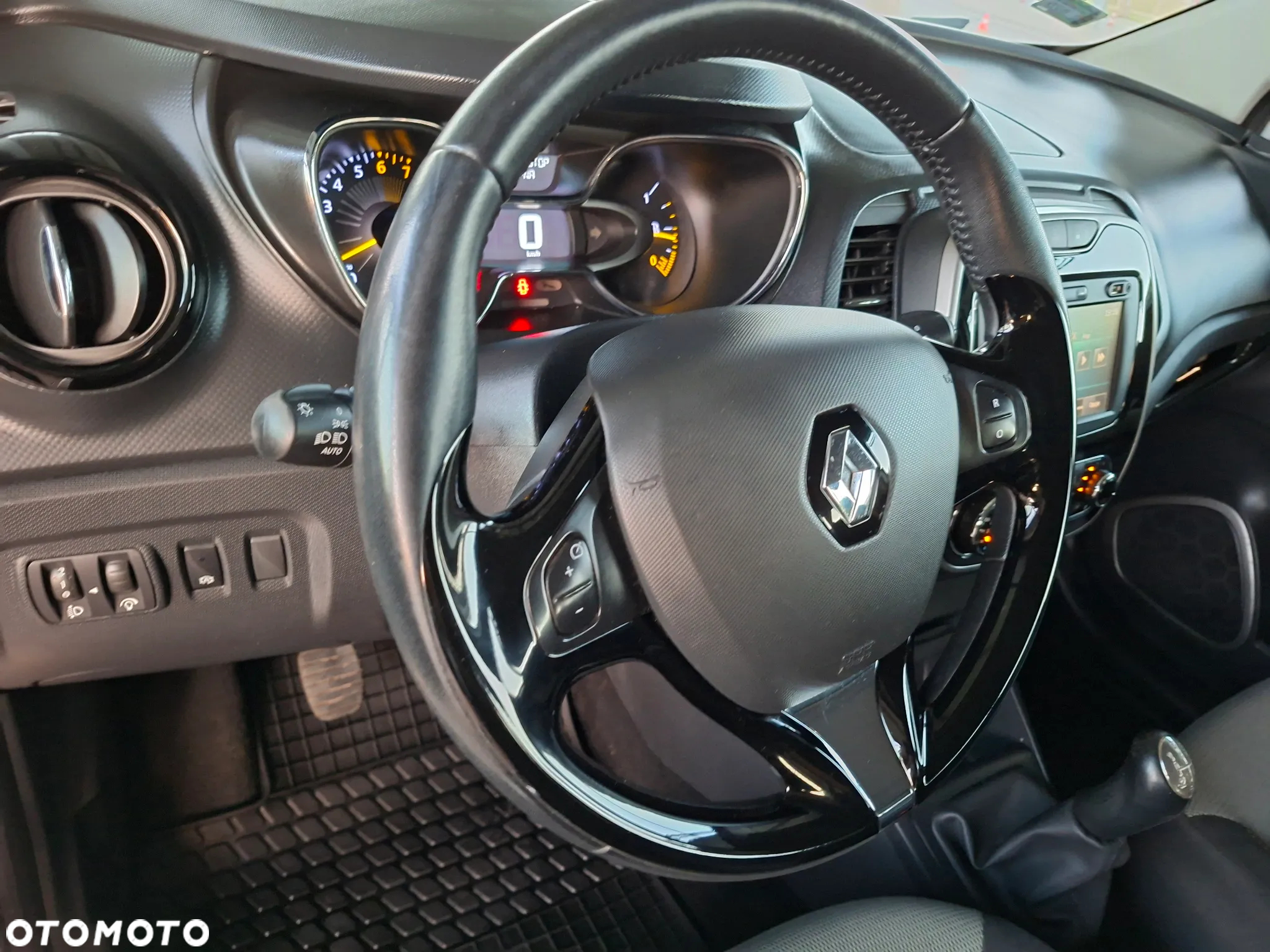 Renault Captur - 23