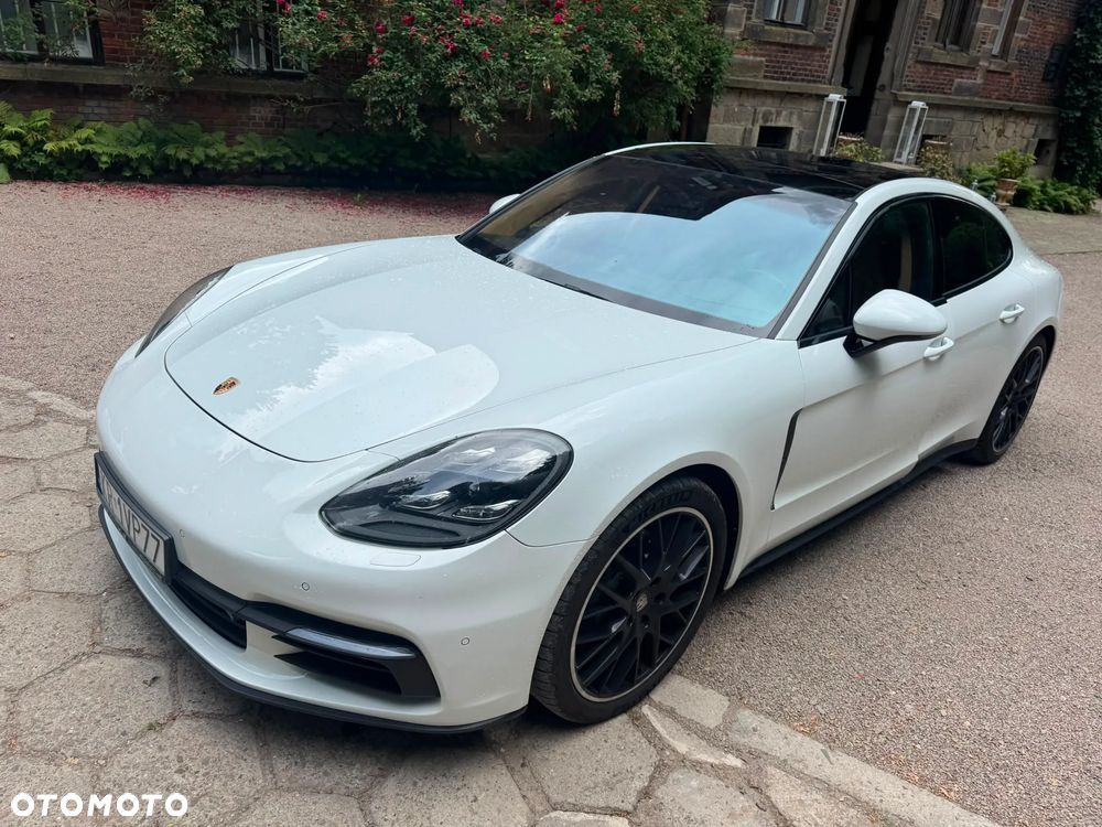 Porsche Panamera - 1