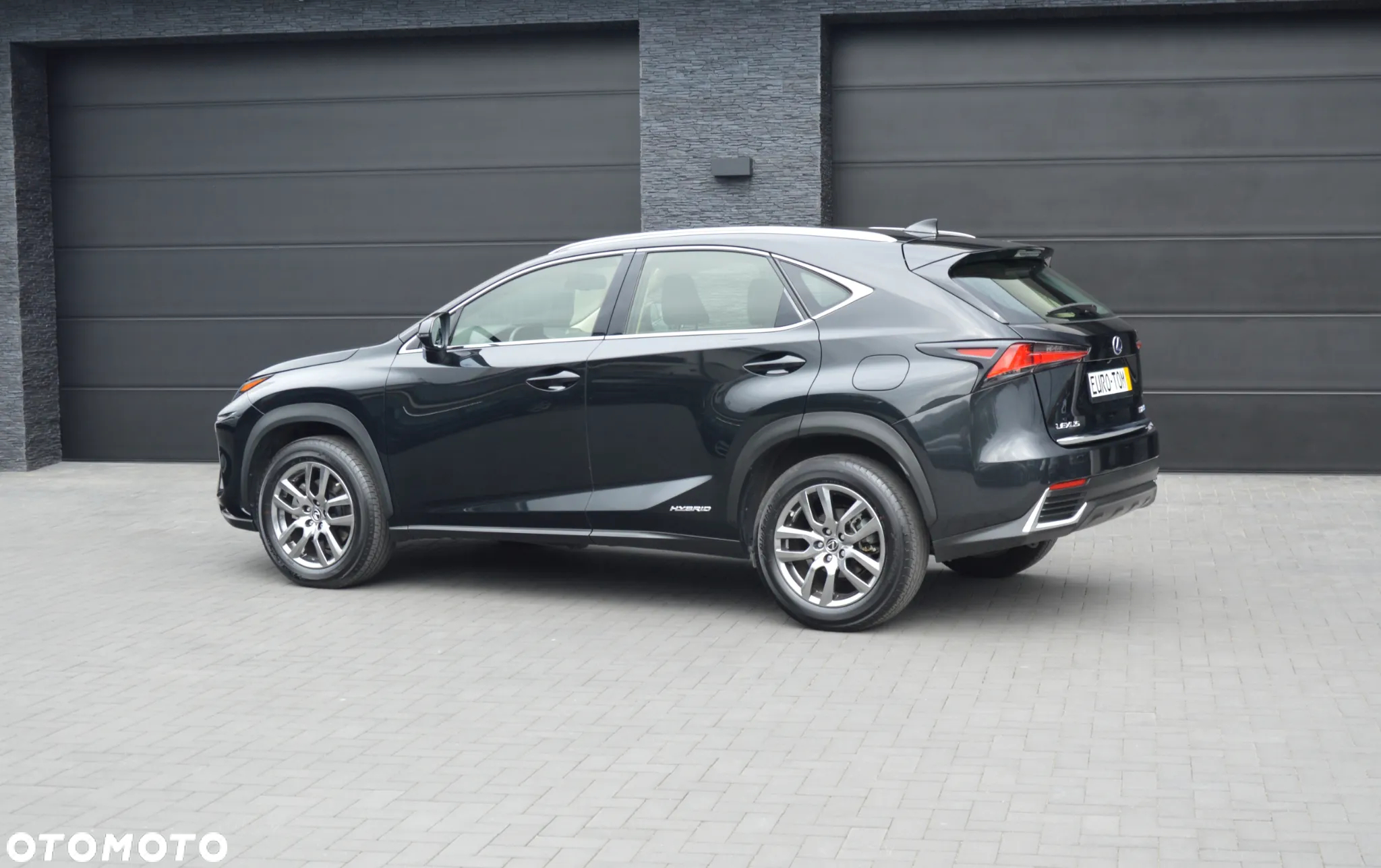 Lexus NX 300h - 3
