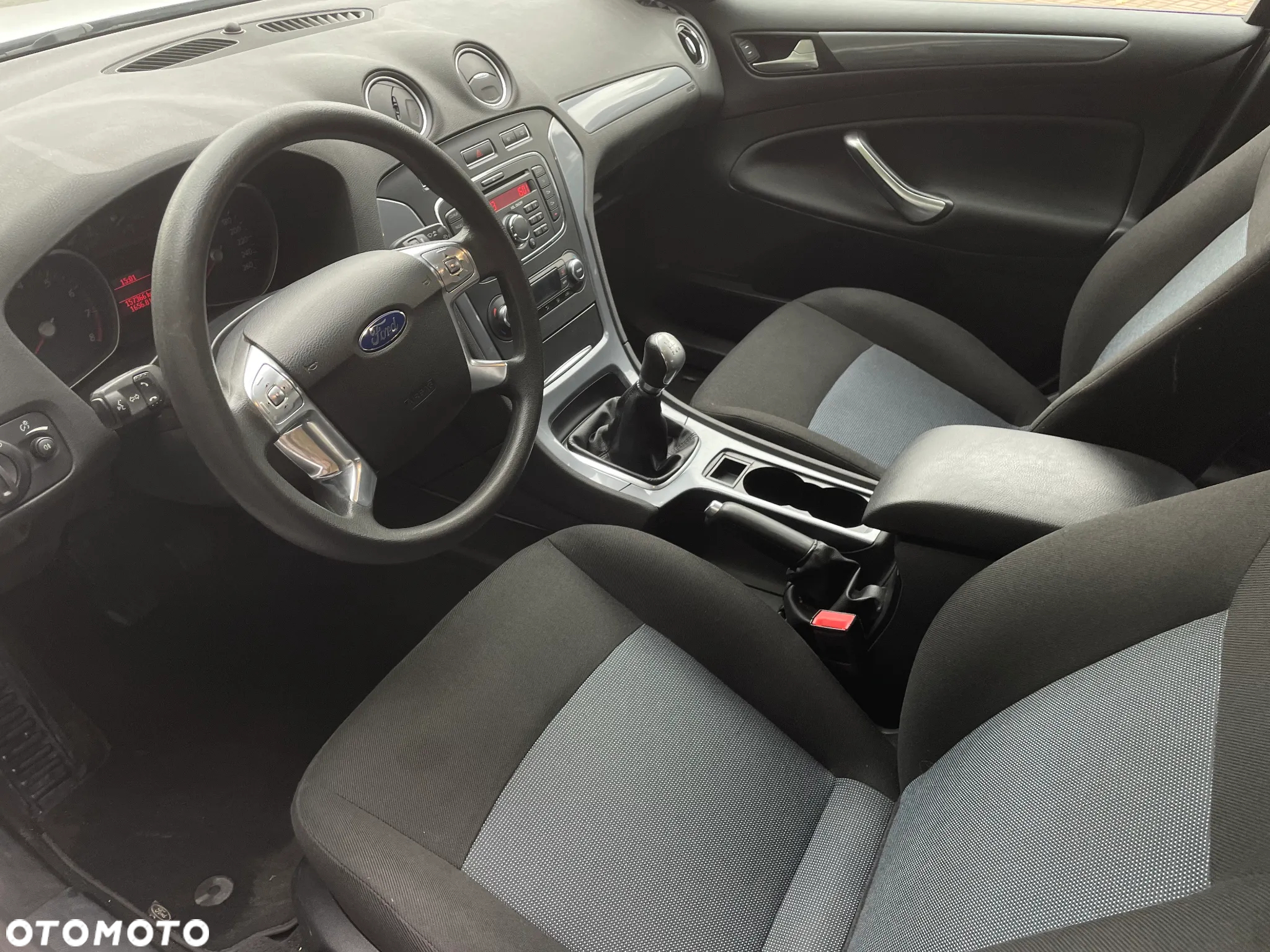 Ford Mondeo 1.6 Trend - 34