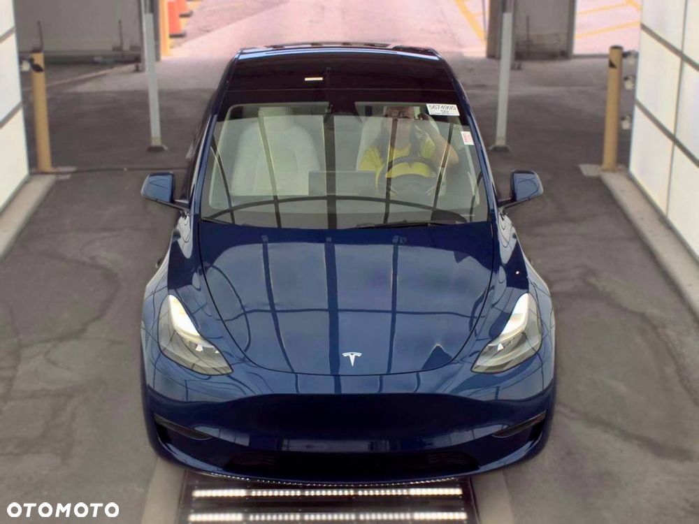 Tesla Model Y Long Range Dual Motor AWD - 6
