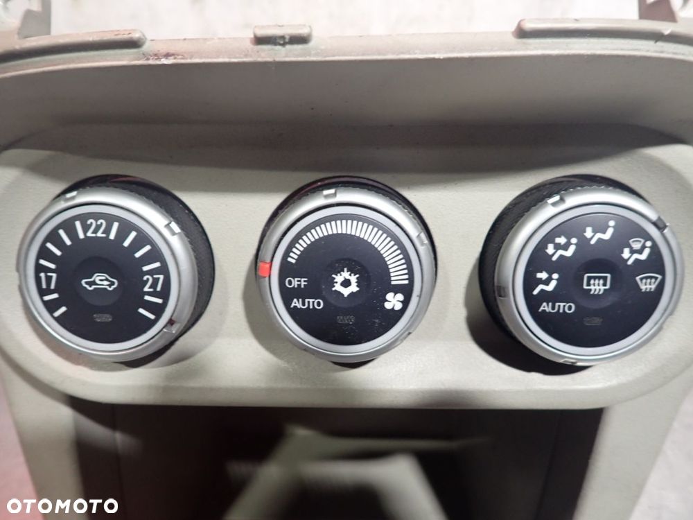 PANEL STEROWANIA NAWIEWU KLIMATYZACJI MITSUBISHI LANCER VIII 1.5 - 2