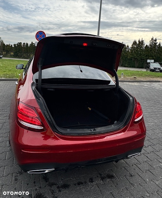 Mercedes-Benz Klasa E 220 d 4-Matic Business Edition 9G-TRONIC - 11