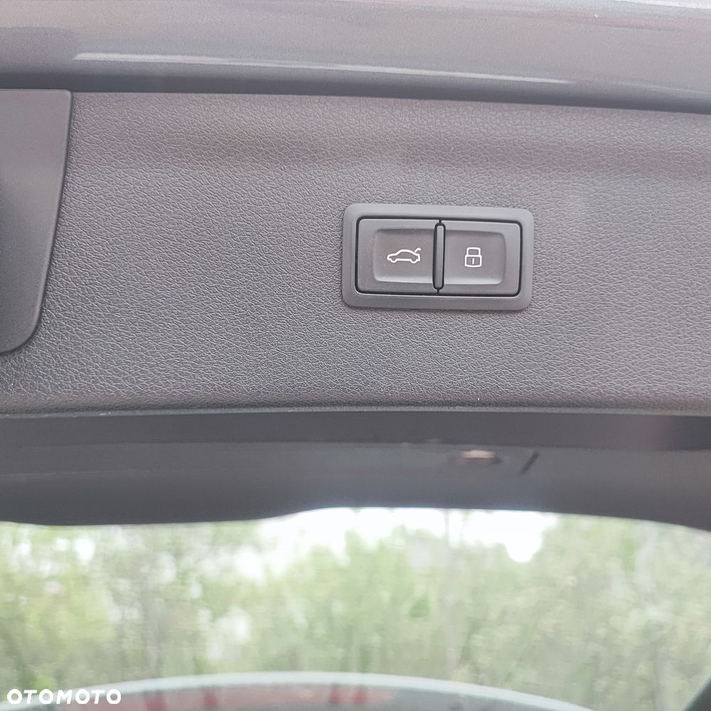 Audi Q3 1.4 TFSI Edycja Specjalna S tronic - 19