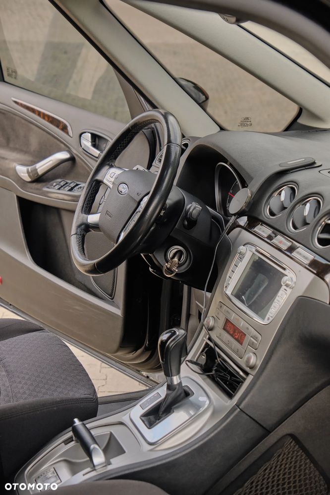 Ford Galaxy - 16
