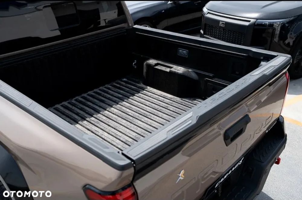 Toyota Tacoma - 39