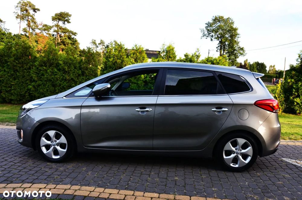 Kia Carens 1.7 CRDi XL 7os - 12