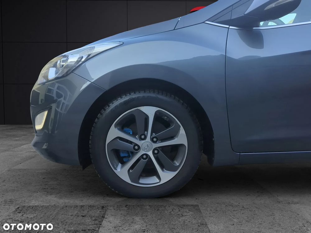 Hyundai i30 1.6 D Premiere Style - 23