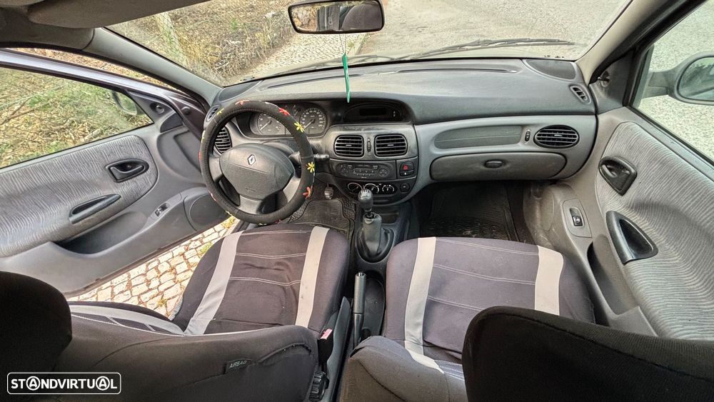 Renault Mégane 1.4 16V Air - 8