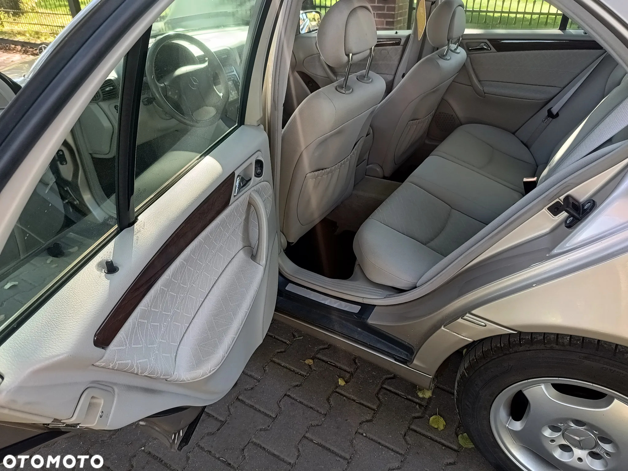 Mercedes-Benz Klasa C 180 T Kompressor Automatik Elegance - 7