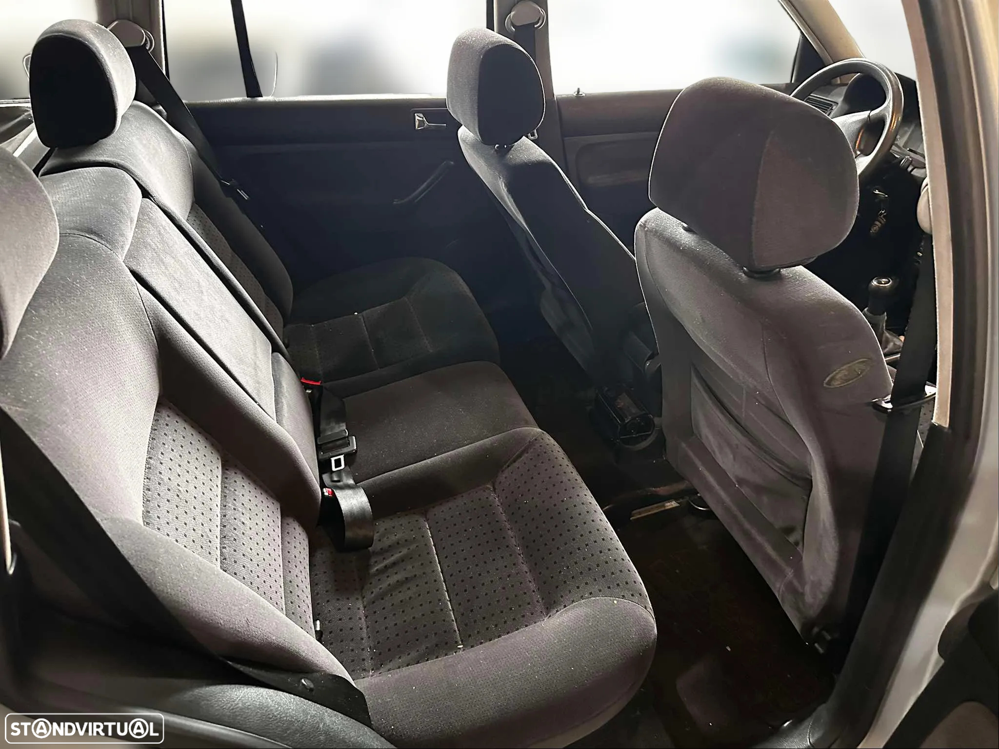 VW Golf IV Variant 1.4i 16v de 2000 para peças - 6