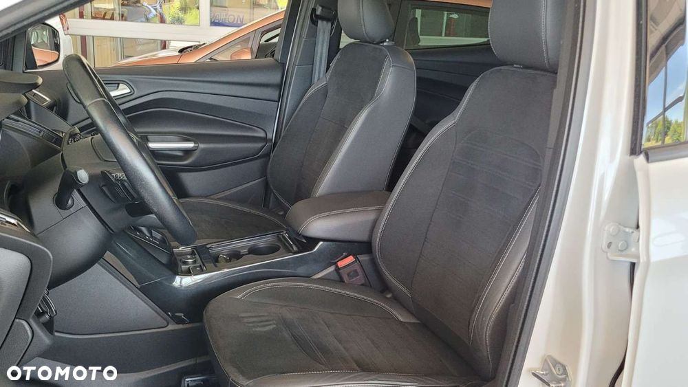 Ford Kuga - 36