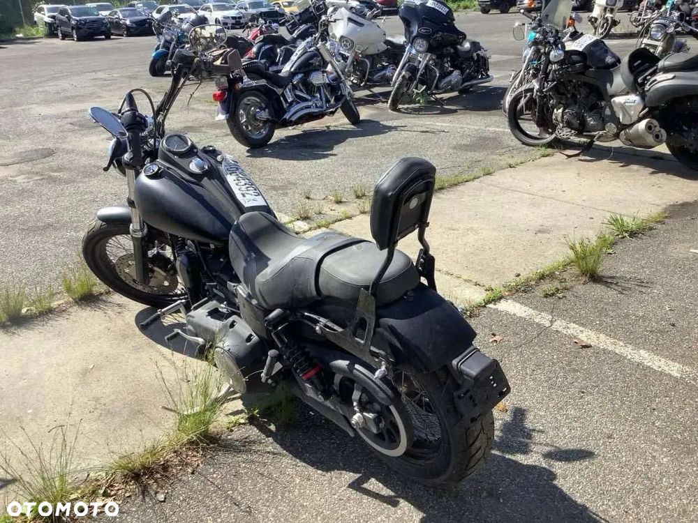 Harley-Davidson Dyna Street Bob - 17