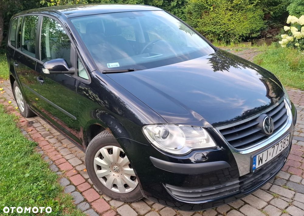 Volkswagen Touran 1.6 Conceptline - 2