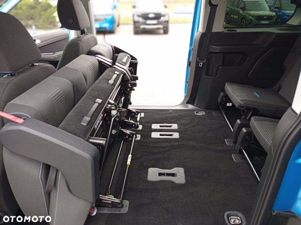 Ford Tourneo Connect Grand - 27