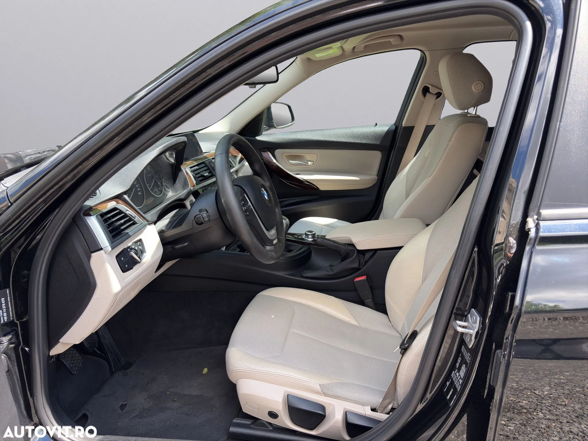 BMW Seria 3 325d Luxury Line - 13
