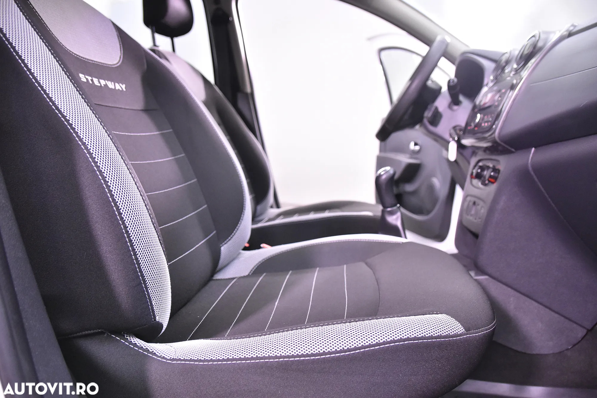 Dacia Sandero - 11