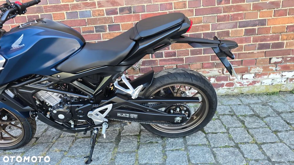 Honda CB - 8