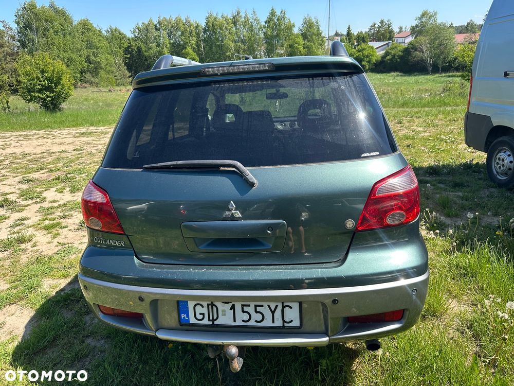 Mitsubishi Outlander 2.0 4WD Invite - 9