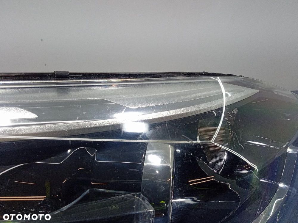 RENAULT CAPTUR  REFLEKTOR PRAWY 260102734R - 7