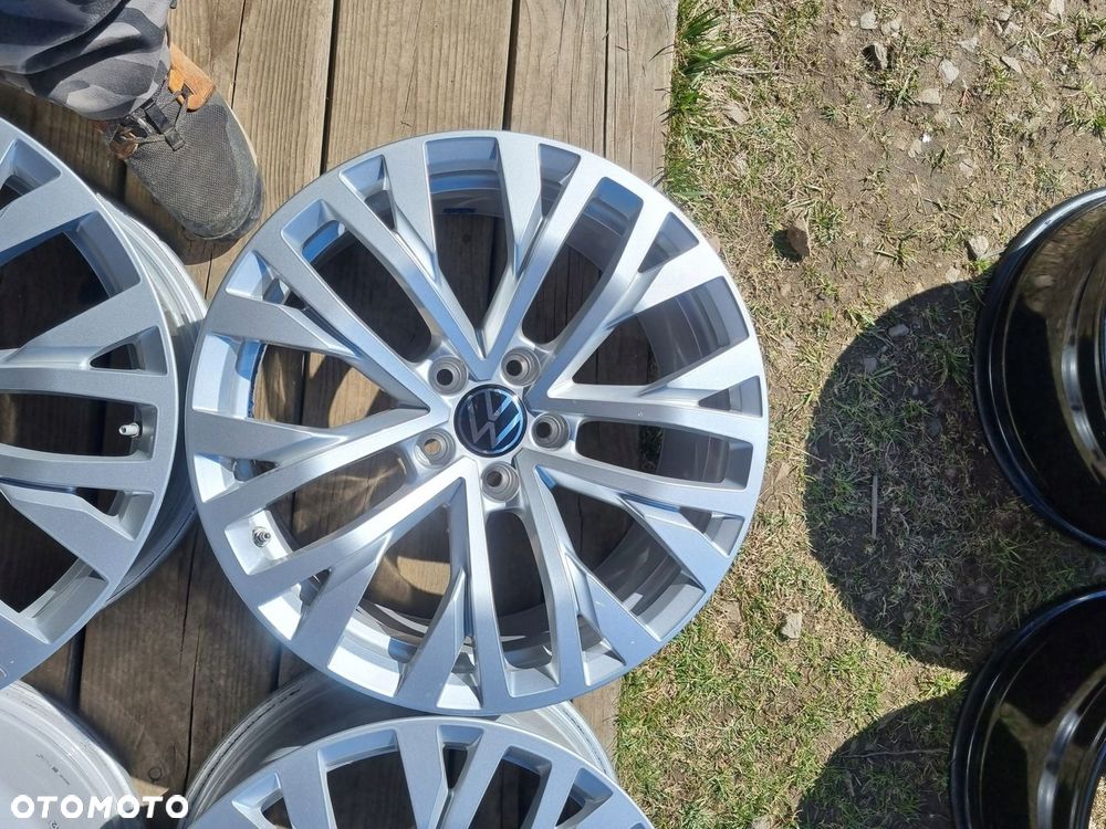 VW TOUAREQ III 760,AUDI Q7,A5,A4 ALLROAD alufelgi 8X18ET25 5X112,super stan - 3