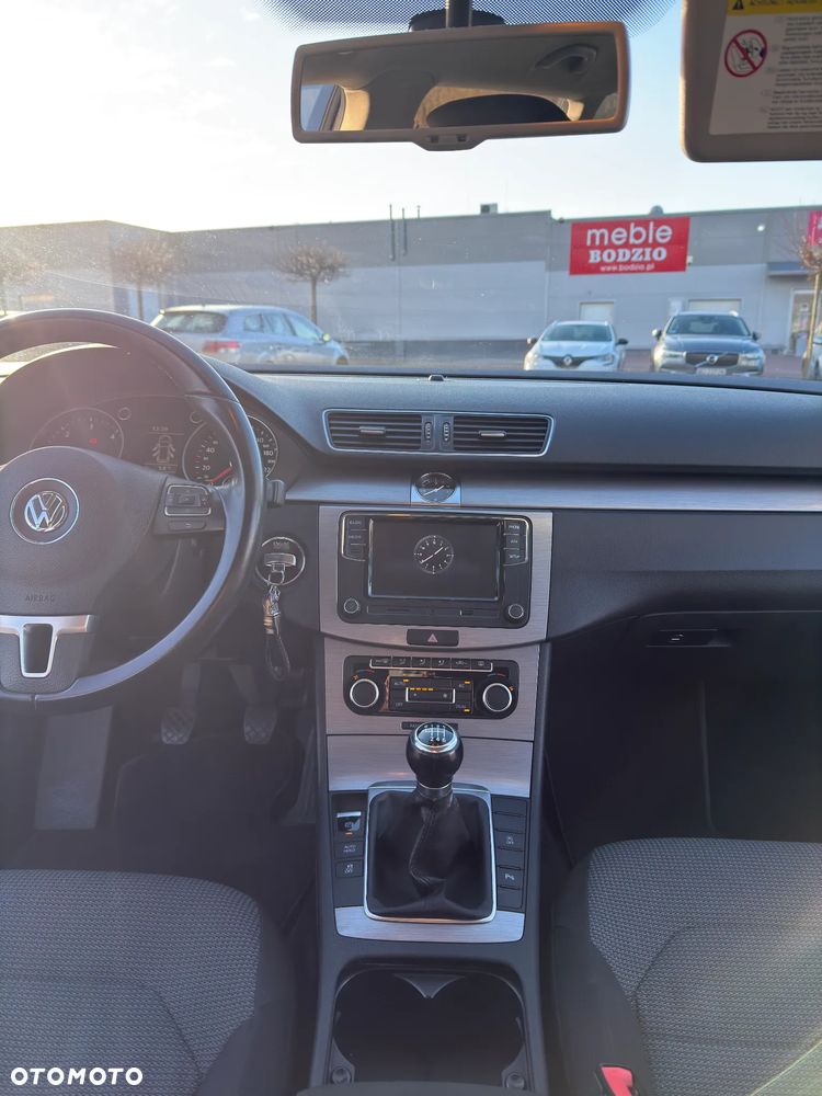 Volkswagen Passat 1.6 TDI Comfortline - 22