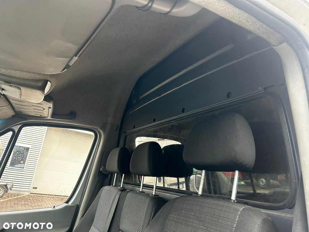 Mercedes-Benz Sprinter - 16