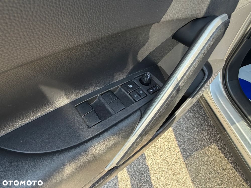 Toyota Corolla Cross 2.0 Hybrid Comfort - 32