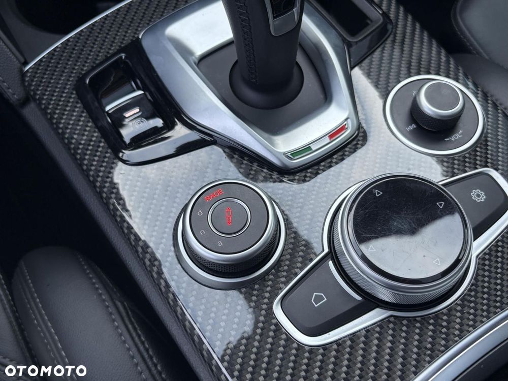 Alfa Romeo Stelvio 2.9 V6 Bi-Turbo Quadrifoglio Q4 - 19