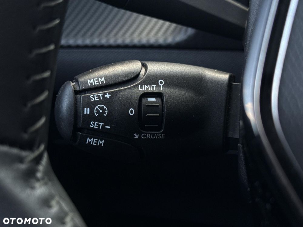 Peugeot 208 1.2 PureTech Allure S&S - 23