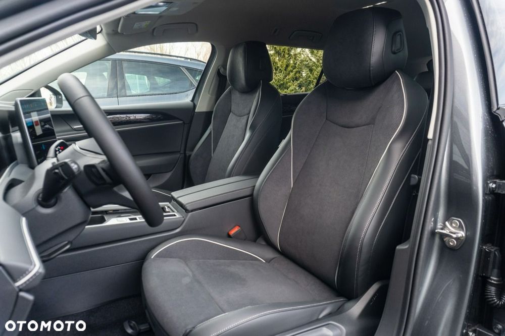 Volkswagen Passat - 12
