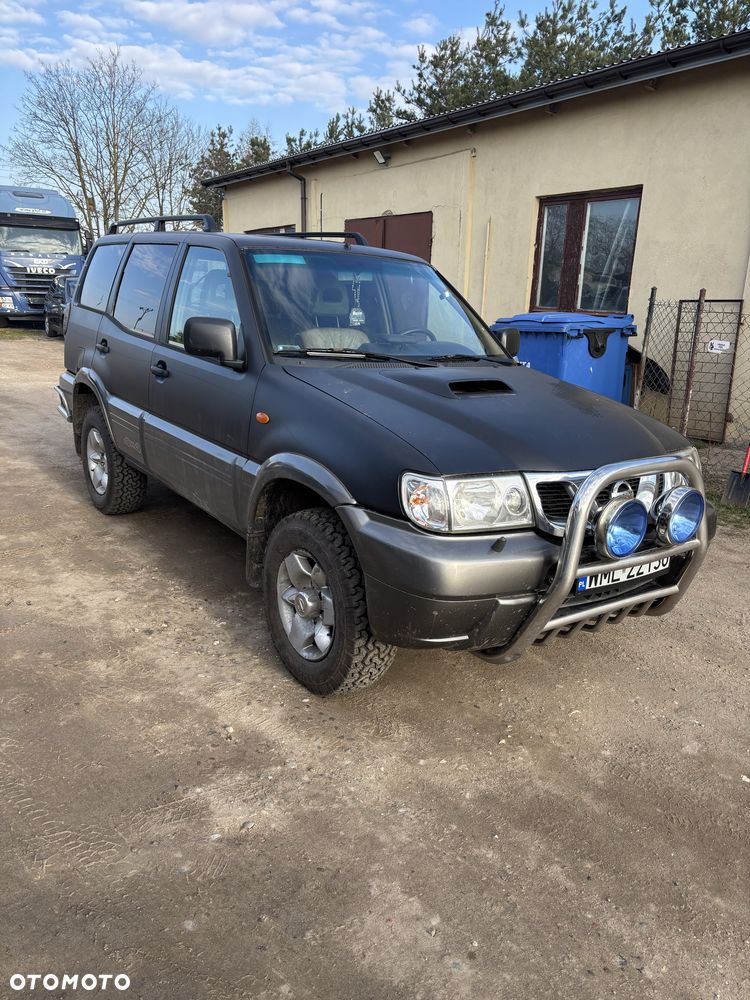 Nissan Terrano - 1