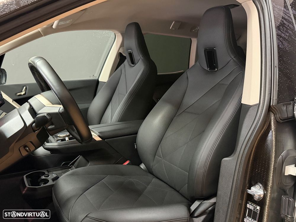 BMW iX xDrive50 - 11