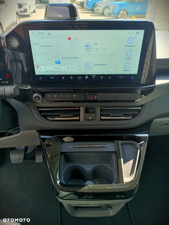 Ford Tourneo Custom - 13