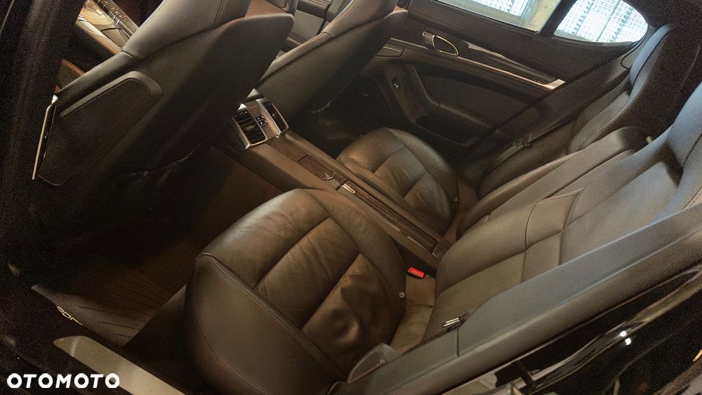 Porsche Panamera PDK Platinum Edition - 14