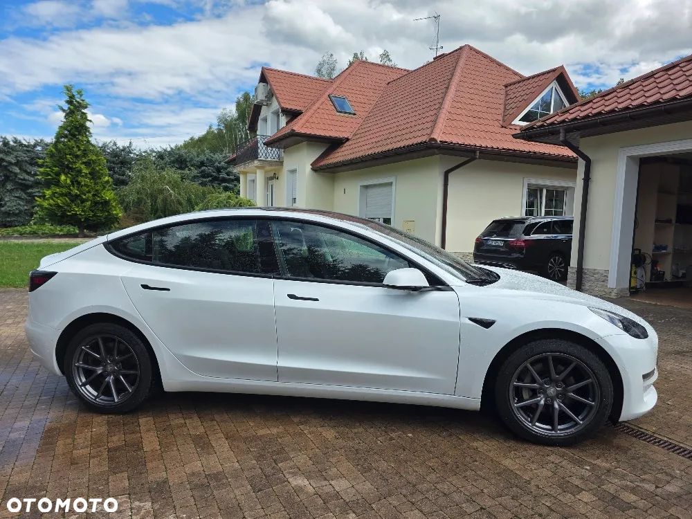 Tesla Model 3 - 14
