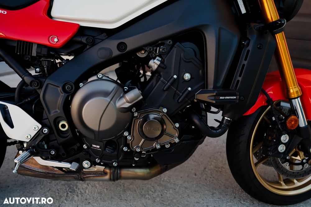 Yamaha XSR 900 - 9