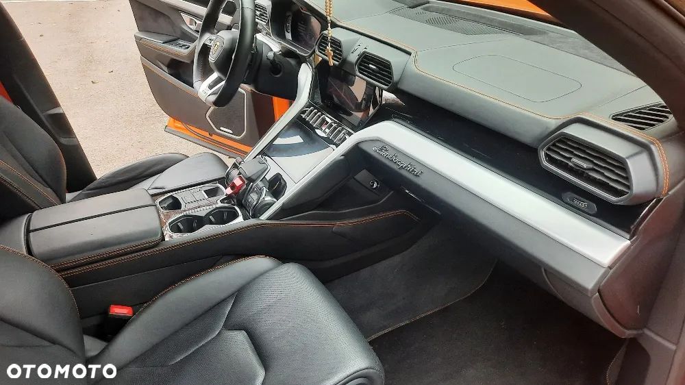 Lamborghini Urus Standard - 17