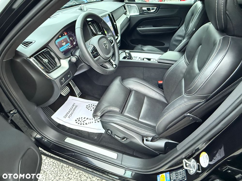 Volvo XC 60 B4 D AWD Ultimate Dark - 28