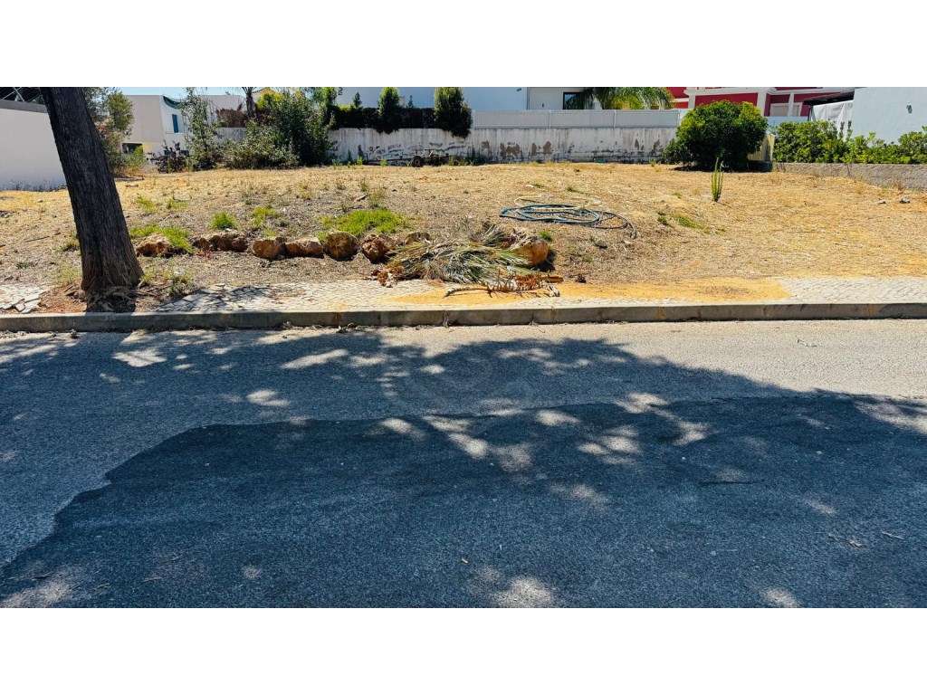 Lote para construção urbana, perto da Praia de Faro, Montenegro Alg... - Grande imagem: 2/5